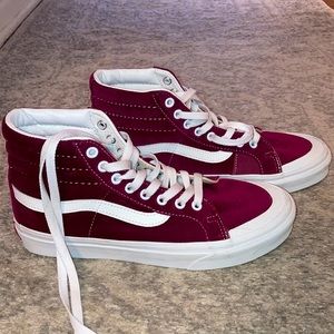 Gorgeous burgundy velvet Hi Sk8 vans